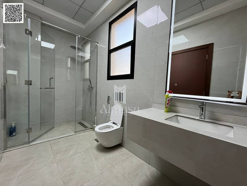 14 db3a0486-ae00-4261-947d-75bcccd0cbc2. jpg