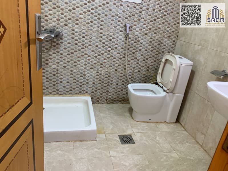 15 ca1a2e03-fd30-404f-b3e8-a5ebe5cf4026. jpg