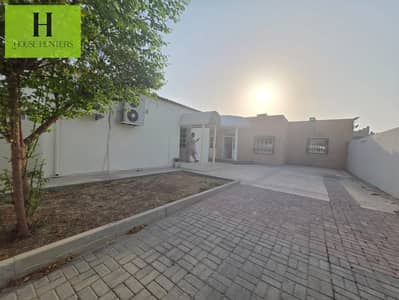 5 habitaciones Villa para en Alquiler en Al Khezamia, Sharjah - 93f3277f-70ad-4b72-8ffa-efd675776d92. jpg