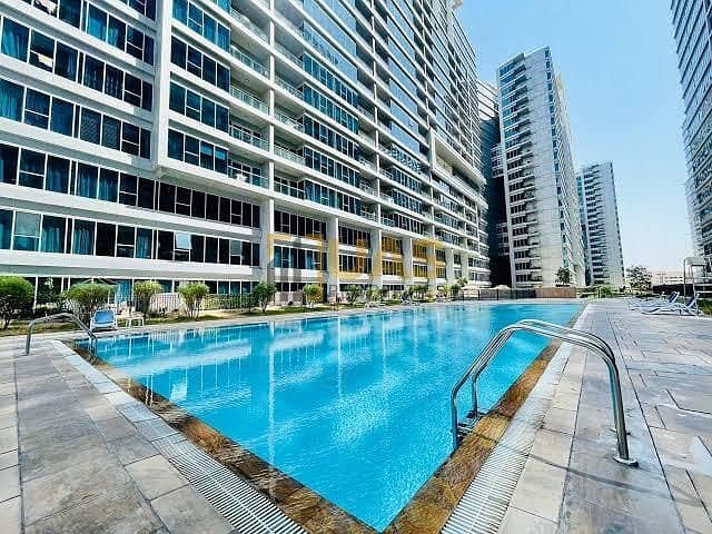 12 swimming pool. jpg