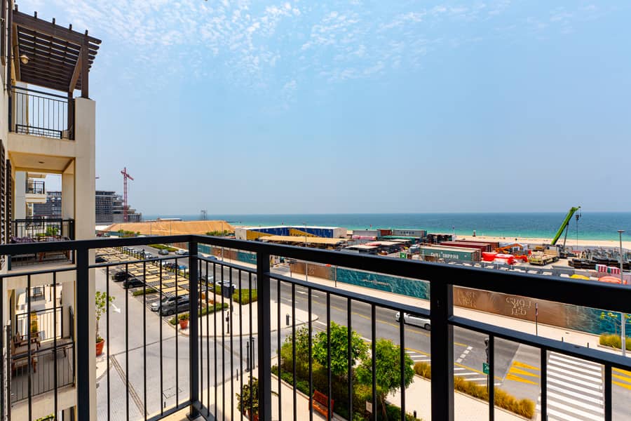 19 Balcony 3. jpg