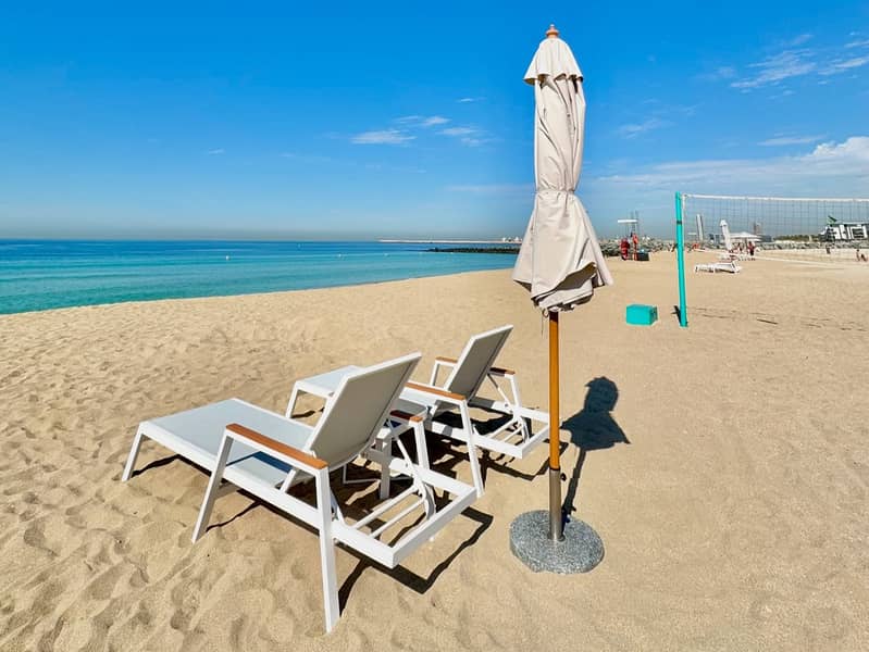 21 Beach 3. jpg