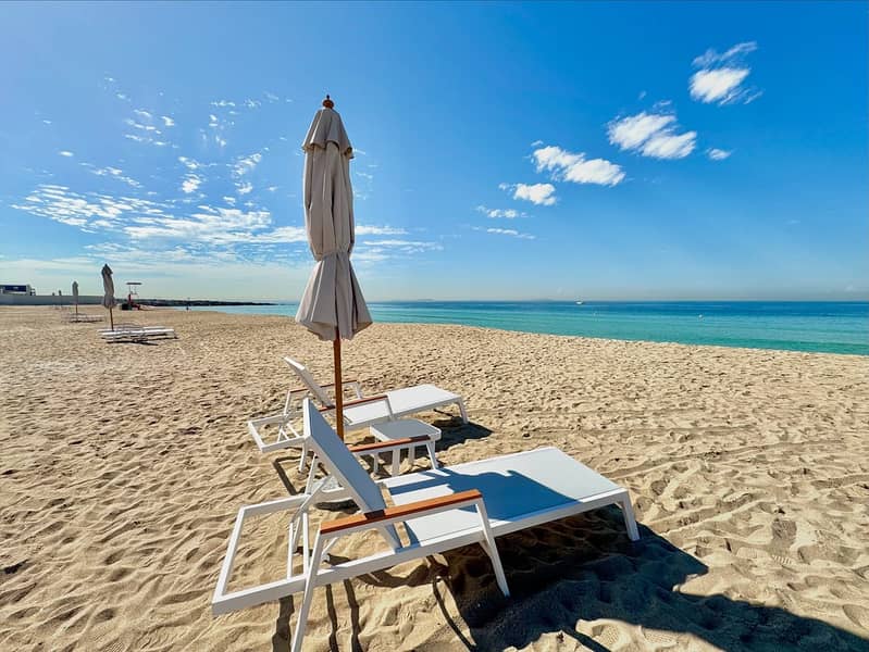 23 Beach 1. jpg