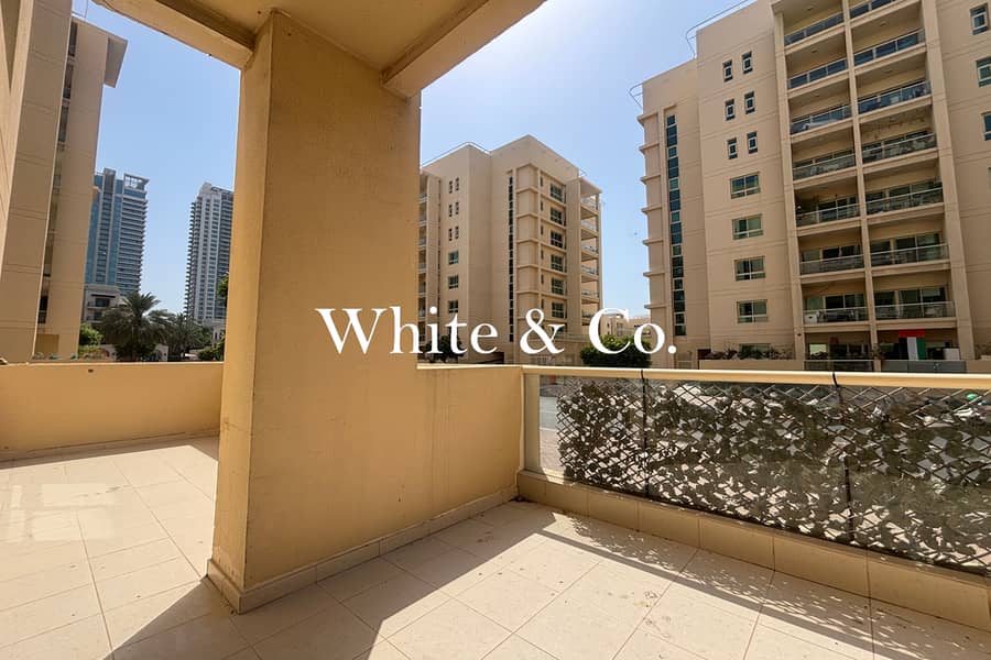 LARGE TERRACE | VACANT | WELL MAINTAINED LARGE TERRACE | VACANT | WELL MAINTAINED