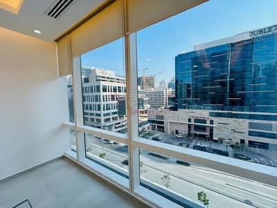Office for Rent in Business Bay, Dubai - Image 1