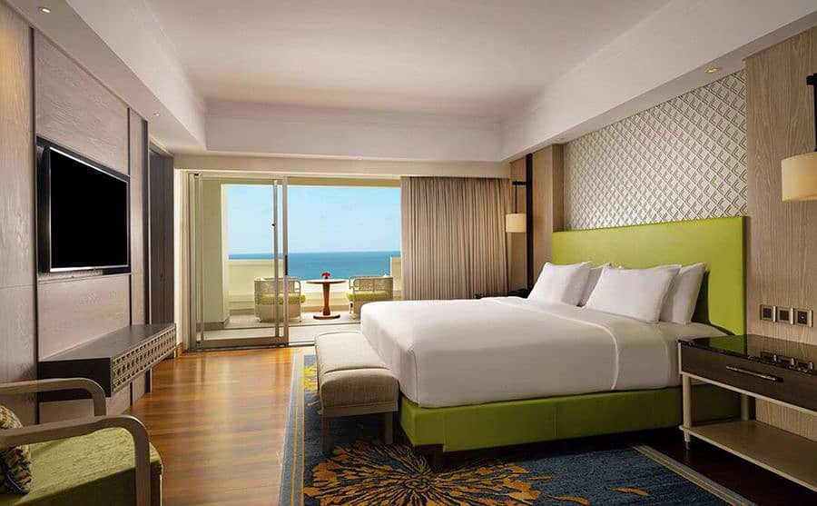 20 Modern-Design-Custom-Resort-Villa-King-Size-Bed-Bedroom-Set-Wooden-Beach-Hotel-Room-Furniture. jpg