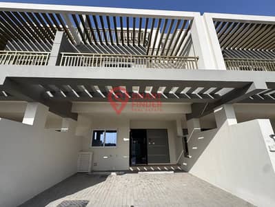 4 Schlafzimmer Townhouse zum zum Verkauf in DAMAC Hills 2 (Akoya by DAMAC), Dubai - Reihenhaus in DAMAC Hills 2 (Akoya by DAMAC),Camelia, 4 schlafzimmer, 2000000 AED - 15719601 4 Schlafzimmer Townhouse zum zum Verkauf in DAMAC Hills 2 (Akoya by DAMAC), Dubai - Reihenhaus in DAMAC Hills 2 (Akoya by DAMAC),Camelia, 4 schlafzimmer, 2000000 AED - 15719601
