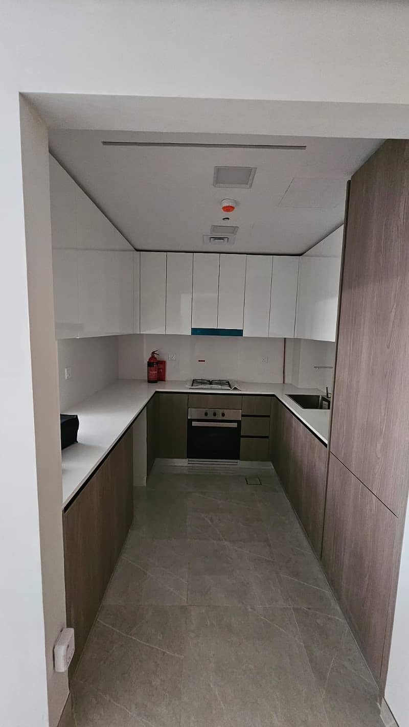 12 Kitchen. jpeg