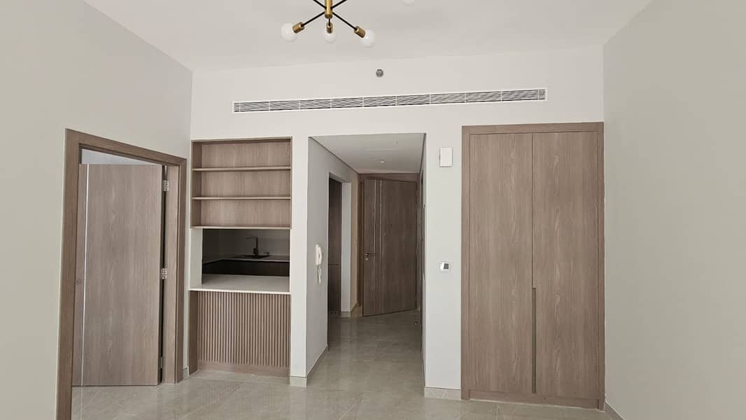 18 Living Area . jpeg