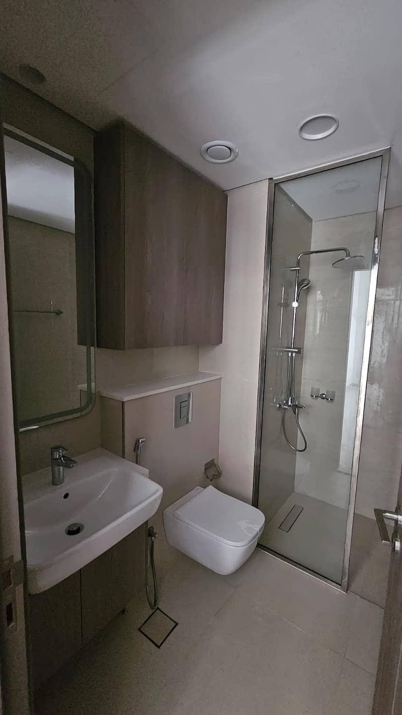 26 Bathroom 1. jpeg