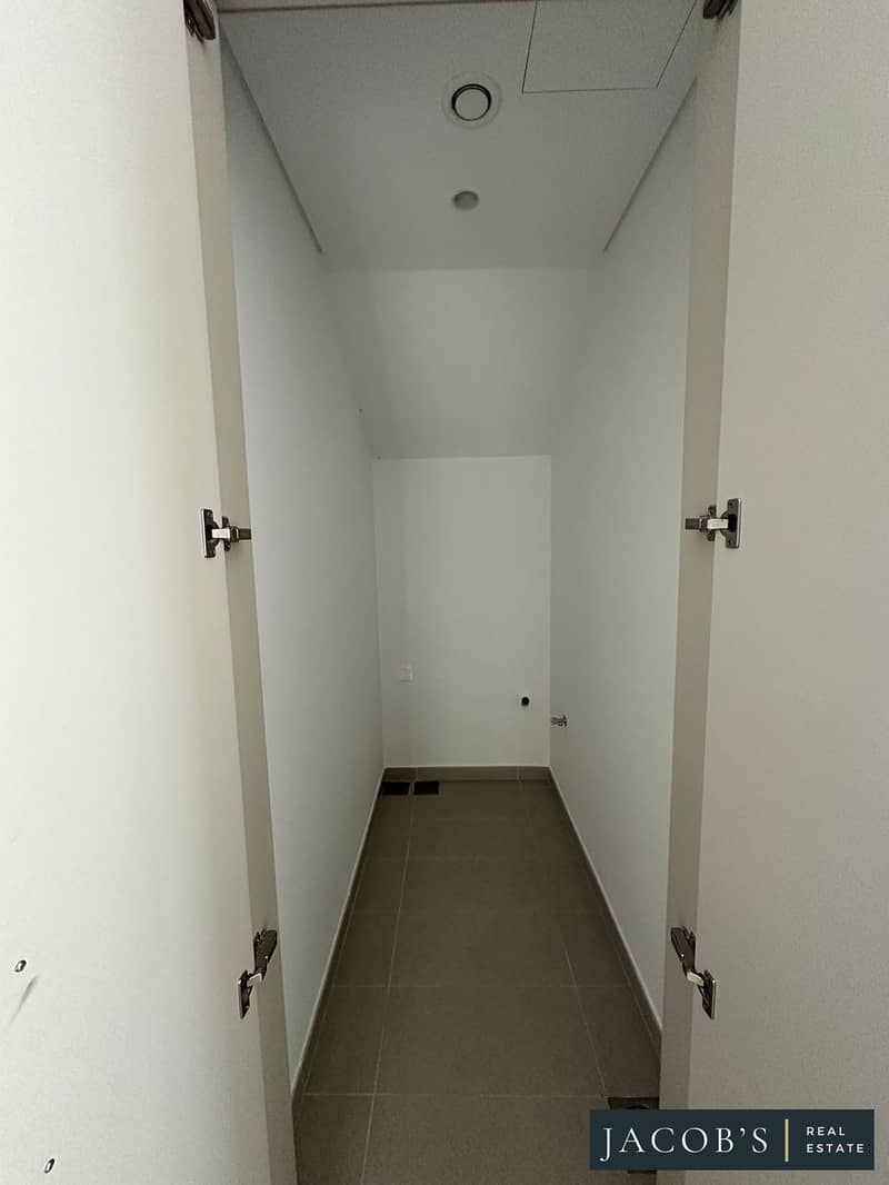 12 317788ea-4d12-4d78-adc5-a07a7b3cdc83. jpeg