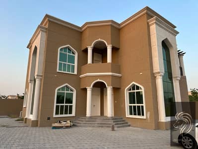 5 habitaciones Villa para en Alquiler en Al Jurf, Ajman - 0c7525e5-98df-4015-a22f-6d8a06207686. jpg 5 habitaciones Villa para en Alquiler en Al Jurf, Ajman - 0c7525e5-98df-4015-a22f-6d8a06207686. jpg
