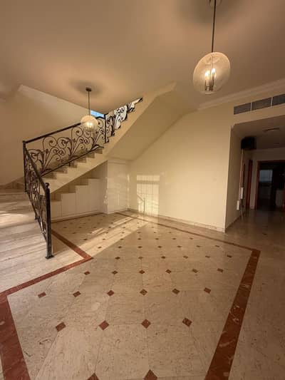 5 Camere Villa in Affitto a Umm Suqeim, Dubai - WhatsApp Image 2026-07-05 at 11.58. 02 PM. jpeg 5 Camere Villa in Affitto a Umm Suqeim, Dubai - WhatsApp Image 2026-07-05 at 11.58. 02 PM. jpeg