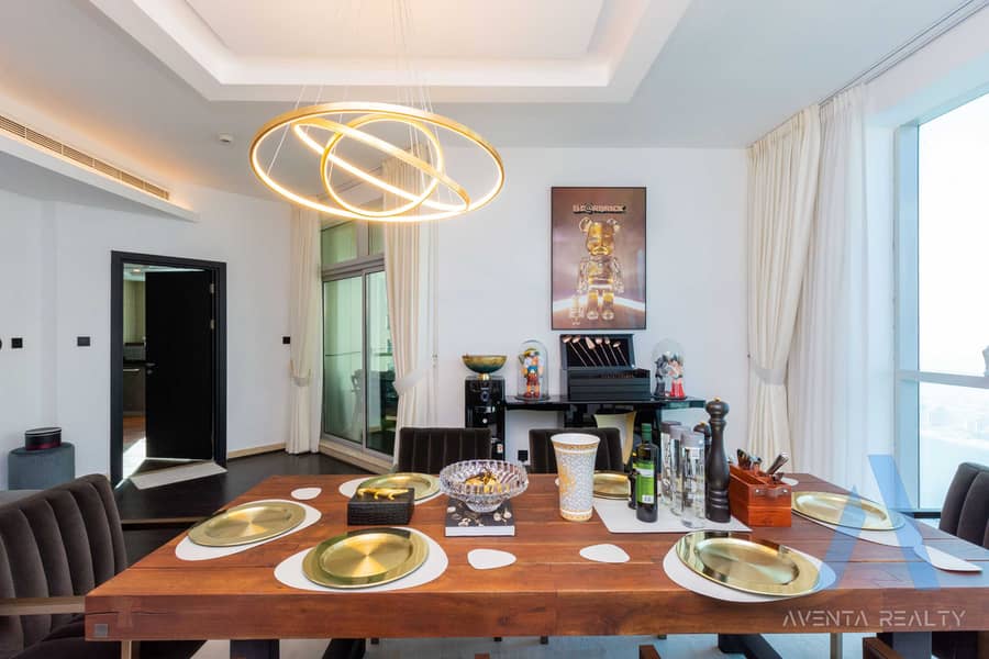 8 Dining 1. jpg