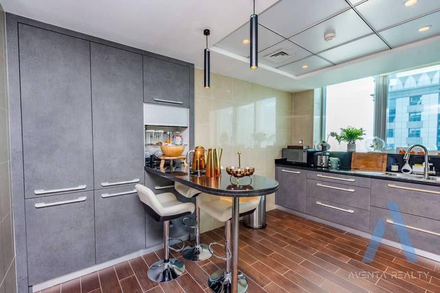 11 Kitchen 2. jpg