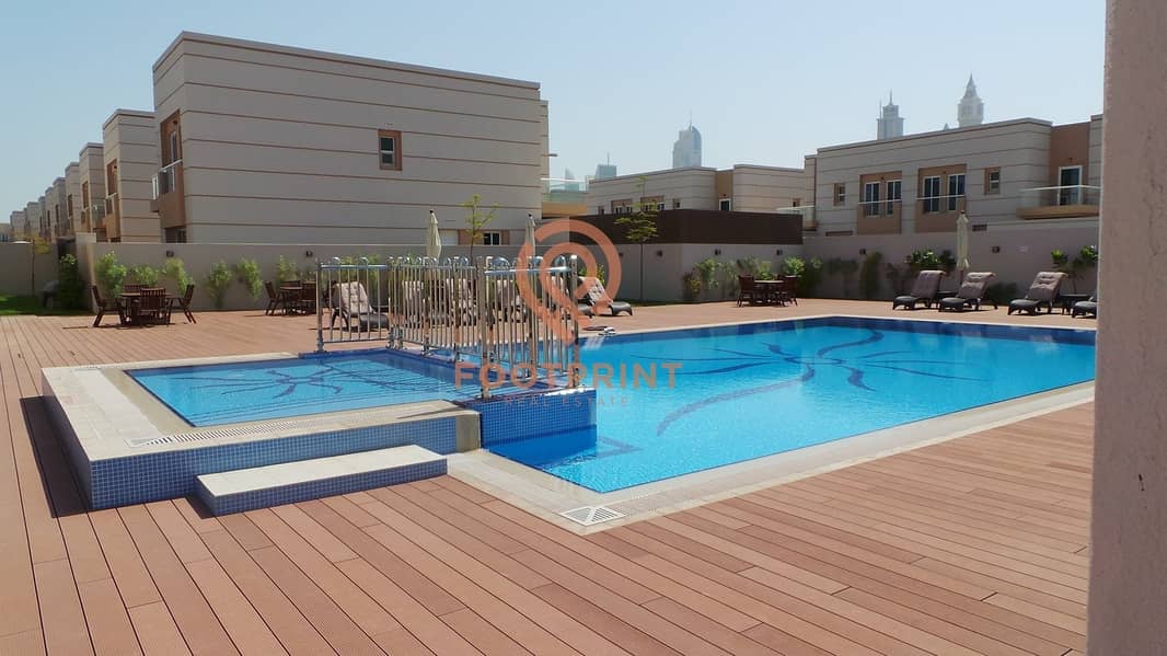 Luxury 4 bedroom | Pvt Garden | One Month Free Luxury 4 bedroom | Pvt Garden | One Month Free