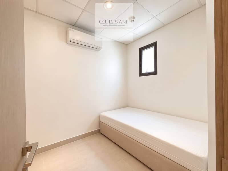 13 d7163452-55c0-4276-bfe6-b40d7dcdd3b4. jpg