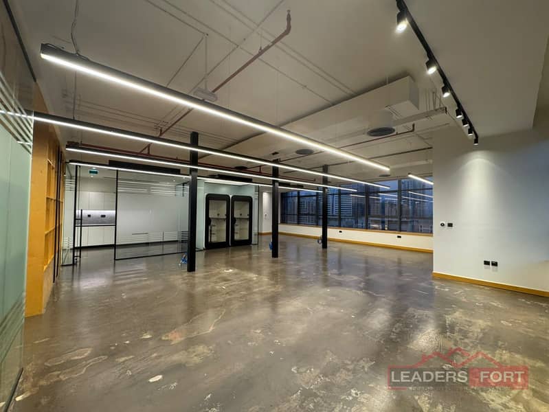 Prestigious Corner Office | Pantry & Fit-Out Prestigious Corner Office | Pantry & Fit-Out