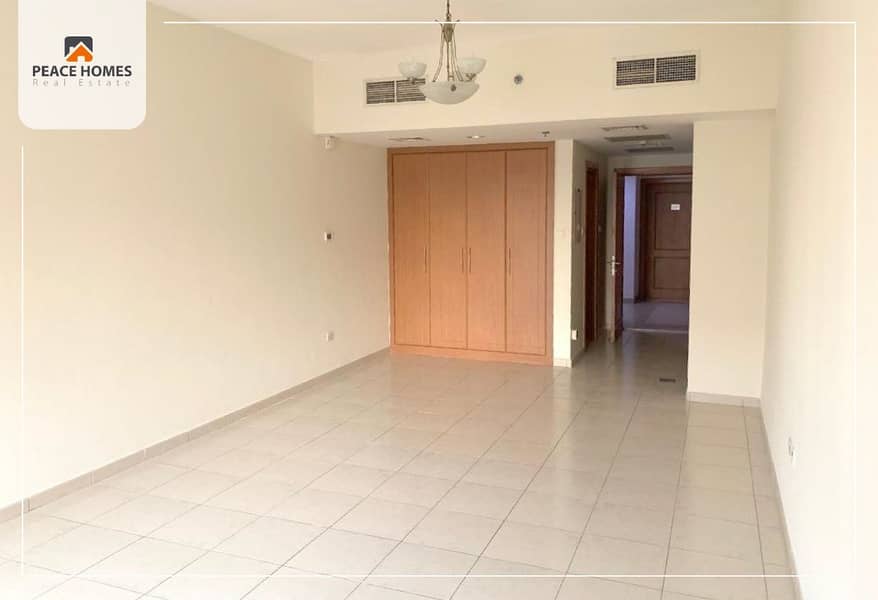 SPACIOUS 1 BED LAYOUT WITH BALCONY