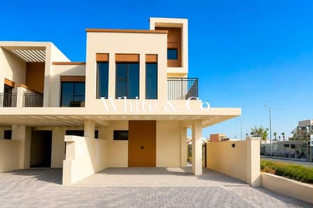 تاون هاوس 5 غرف نوم للايجار في داماك لاجونز، دبي - تاون هاوس في كوستا برافا،داماك لاجونز 5 غرف 210000 درهم - 15726027