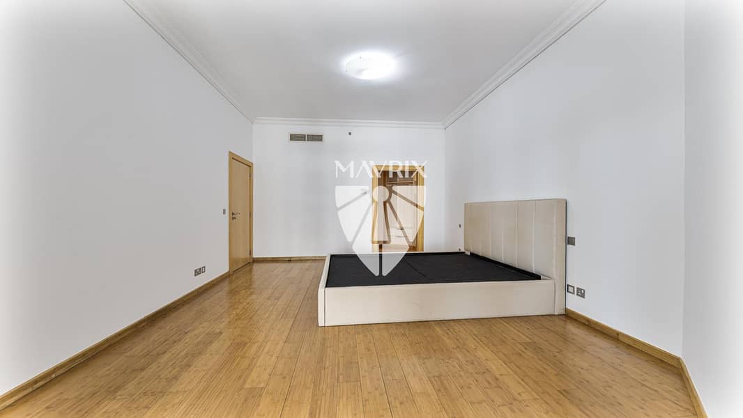 12 Image 12