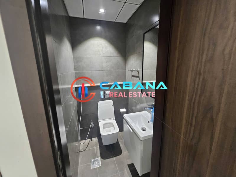 10 Bathroom 2. jpeg