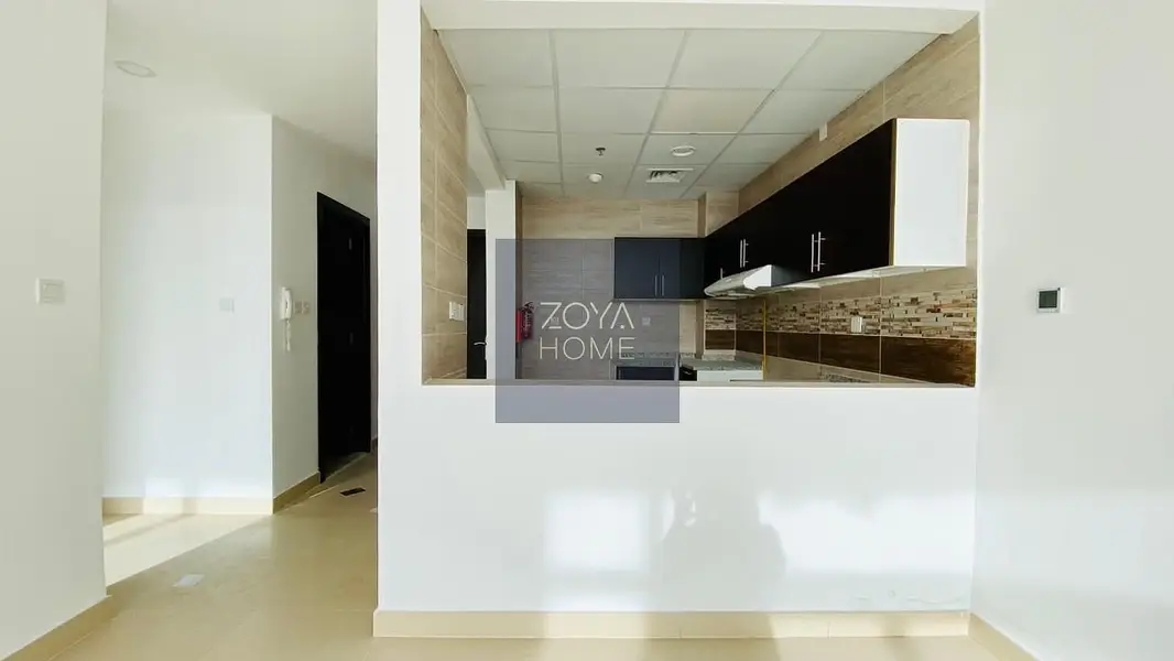 Modern 1 BR Apartment with Open Views in Arjan