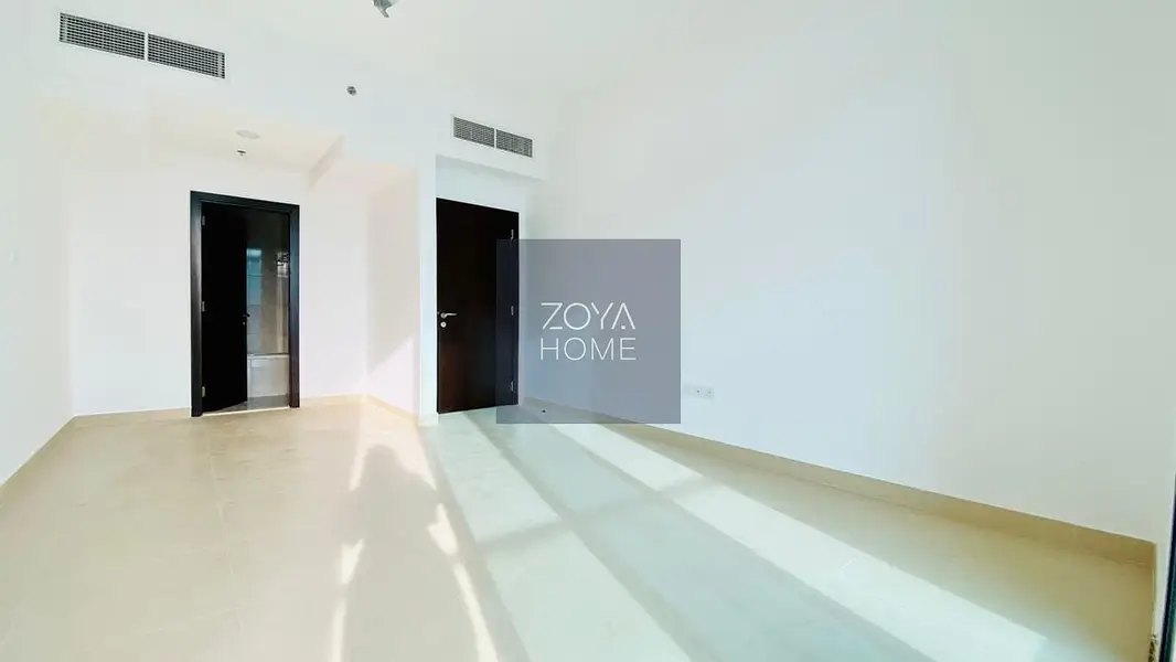 Modern 1 BR Apartment with Open Views in Arjan