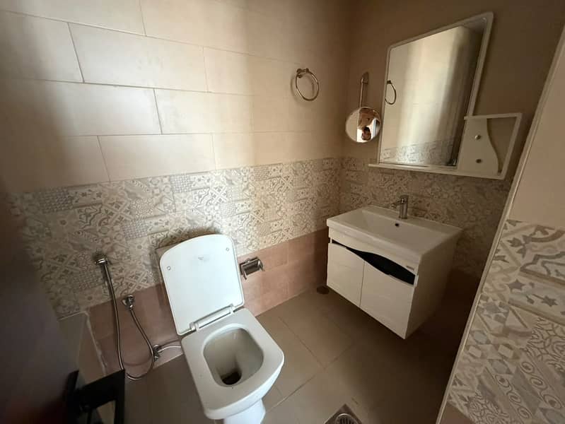 3 4deb4bc4-cdfa-4dbe-99d6-e66f78377cd7. jpg