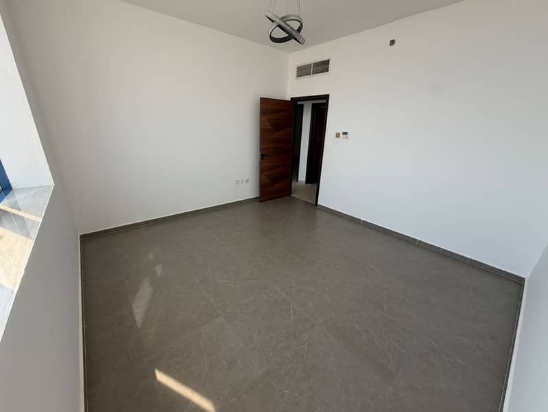 11 d5721d88-e3a3-4c09-b0fb-21602bf8c2b3. jpg