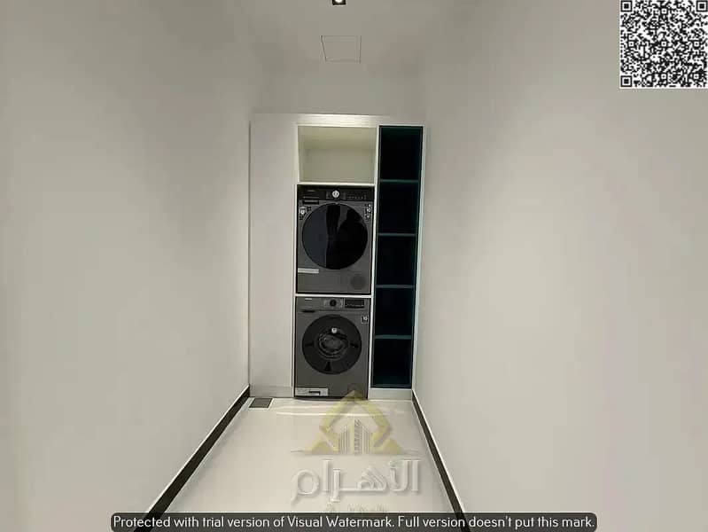 14 833067204-1066x800. png