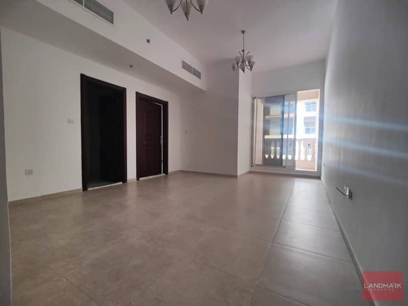 3 Living Area. jpeg