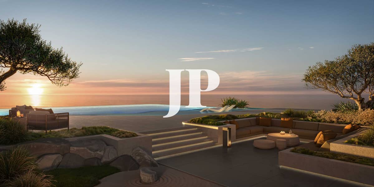 11 Spa & Social Deck. jpg