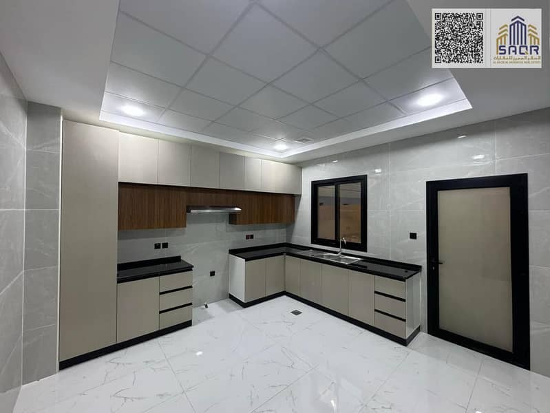 2 e775e157-9b1d-4de2-98e2-a373db915a87. jpg