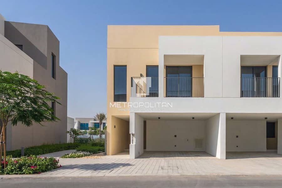 Brand New | Single Row | Close to the Park & Pool Brand New | Single Row | Close to the Park & Pool