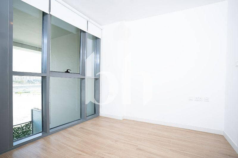 6 Image 0