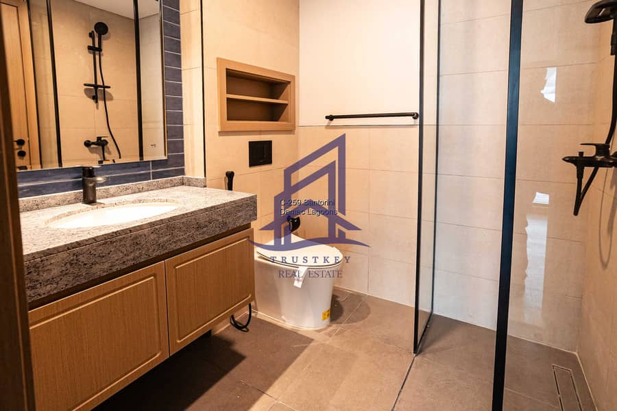 14 GF-Bathroom1-1. jpg