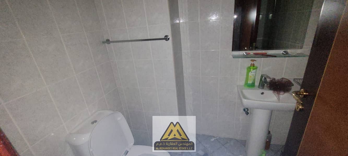 18 3d6569f8-bcee-4b4e-8264-6d24db2cb456. jpg