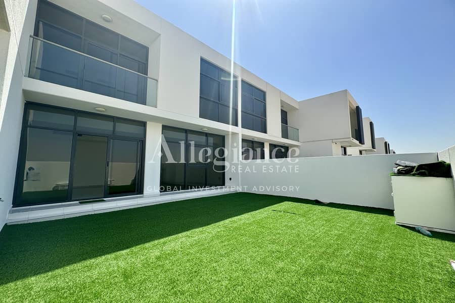 Type R2-M | 3BR + Maid | Spacious Layout Type R2-M | 3BR + Maid | Spacious Layout