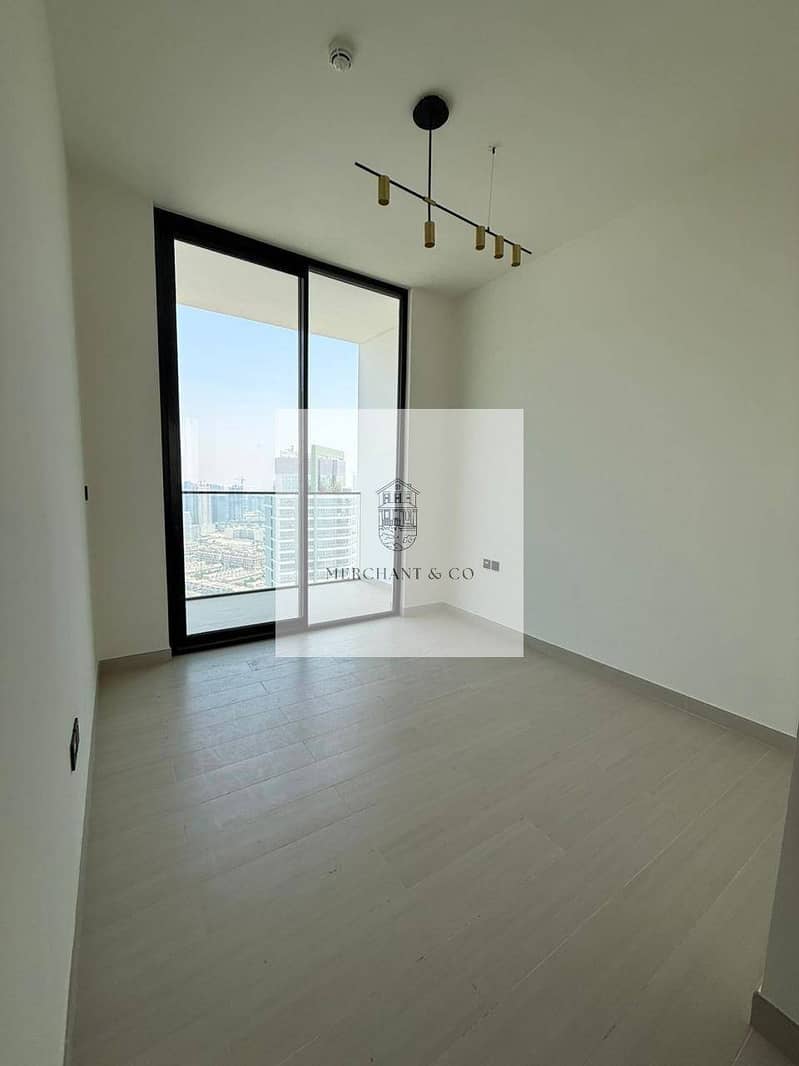 Spaciuos 1BD / Balcony/ 2 Bathroom/Open City View Spaciuos 1BD / Balcony/ 2 Bathroom/Open City View