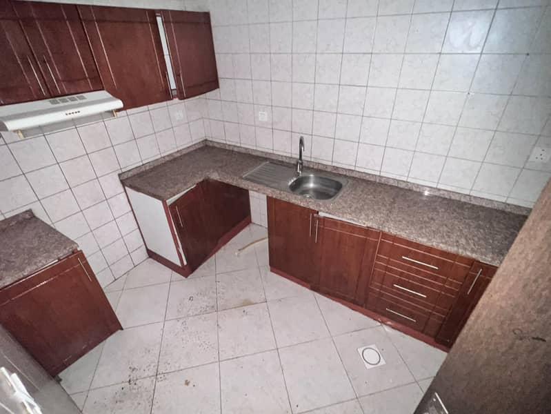 11 fdc8328d-db99-4380-a48d-3b9605edad80. jpg