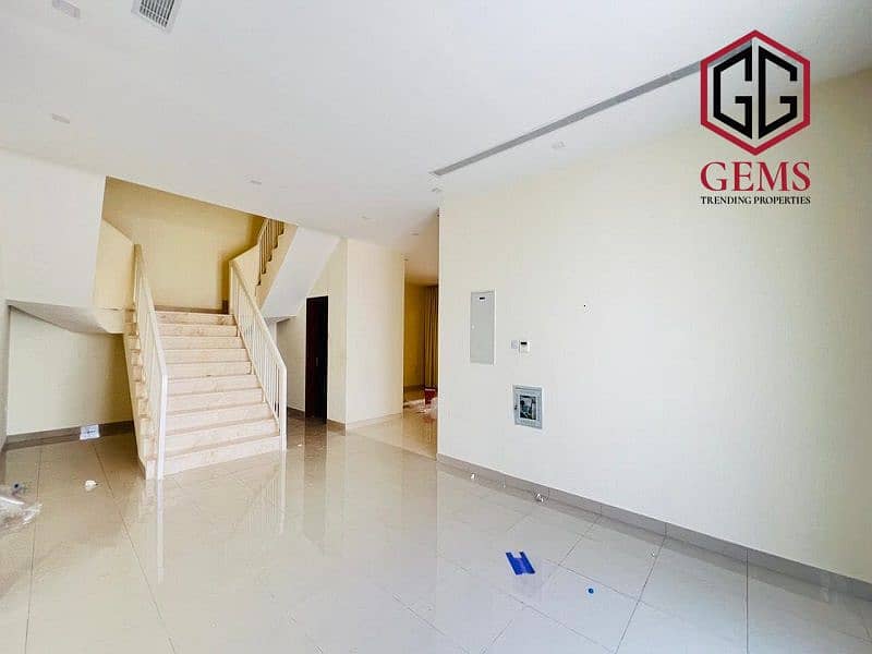 4 PHOTO 2. jpg