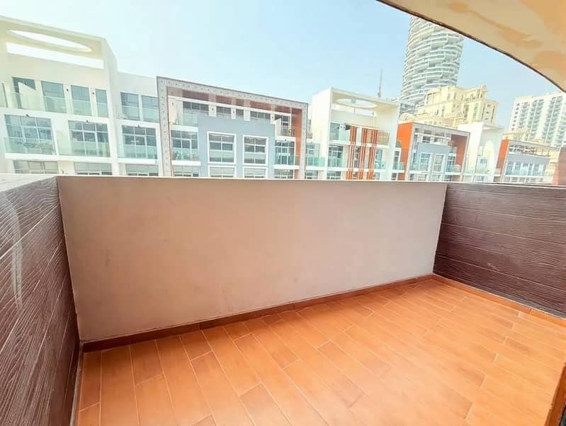 5 Balcony. jpeg