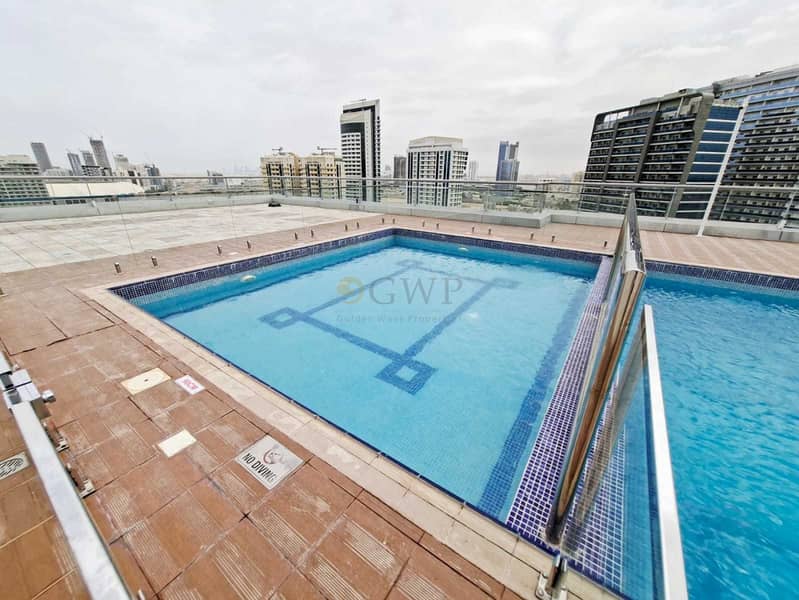 Spacious|With Balcony|Private Car Park|Pool & Gym Spacious|With Balcony|Private Car Park|Pool & Gym