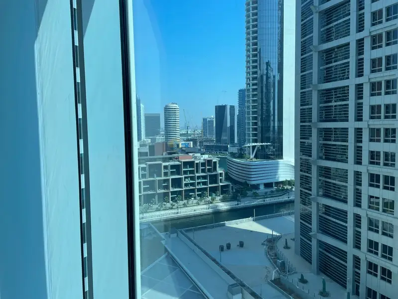 Spacious |Fitted With Partitions |Close to Metro