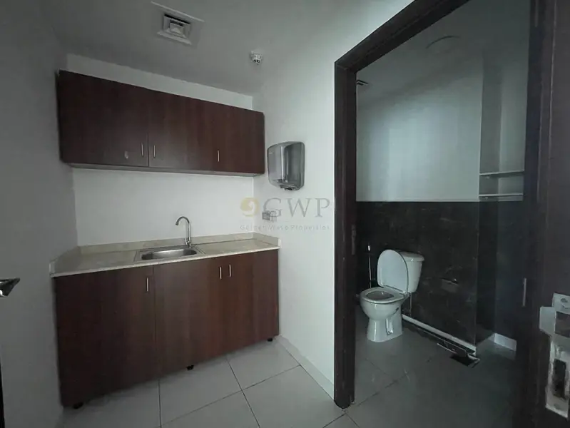 Spacious |Fitted With Partitions |Close to Metro