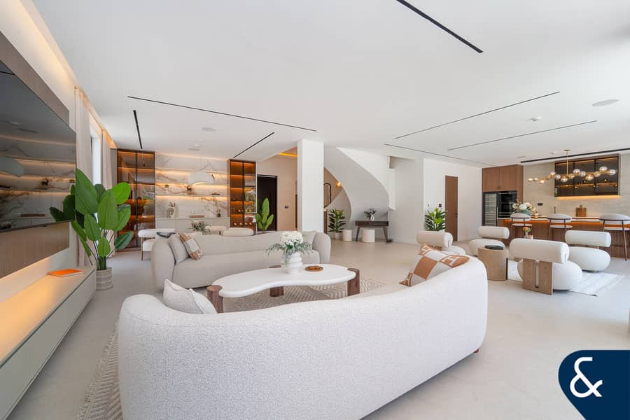 Turn Key | Fully Upgraded | Stunning View Turn Key | Fully Upgraded | Stunning View