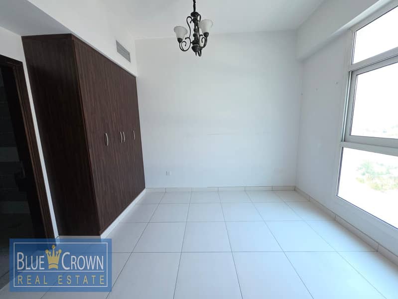 4 2deed836-db25-41aa-ae17-2e53398e8584. jpg