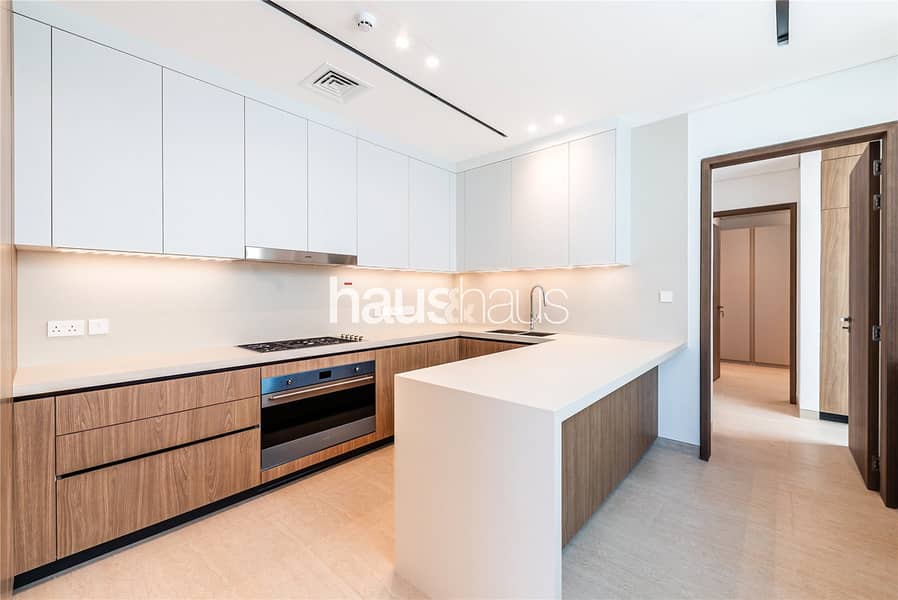 Prime Lake View | Brand New 5 Bed | Priced to Sell - Image 5