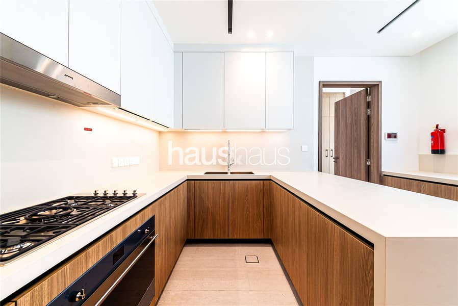 Prime Lake View | Brand New 5 Bed | Priced to Sell - Image 9